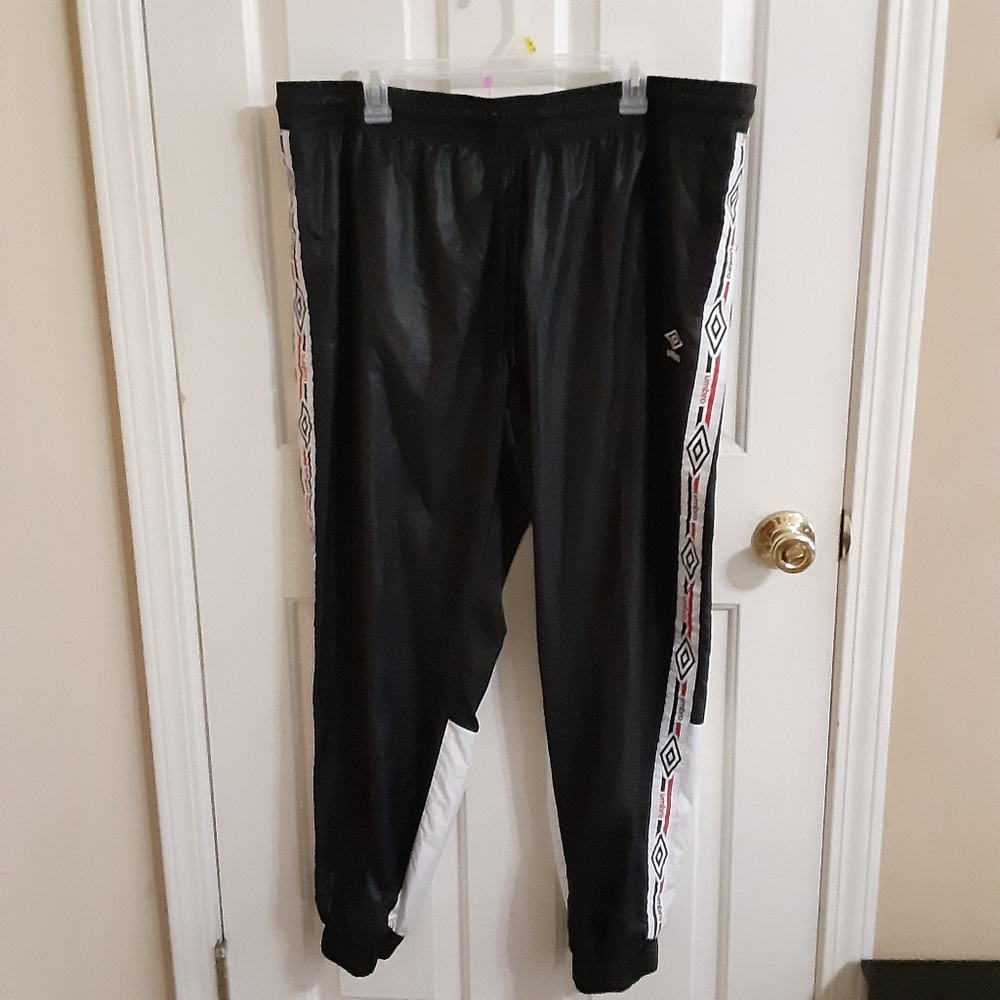 Men's Umbro Light weight Pants!